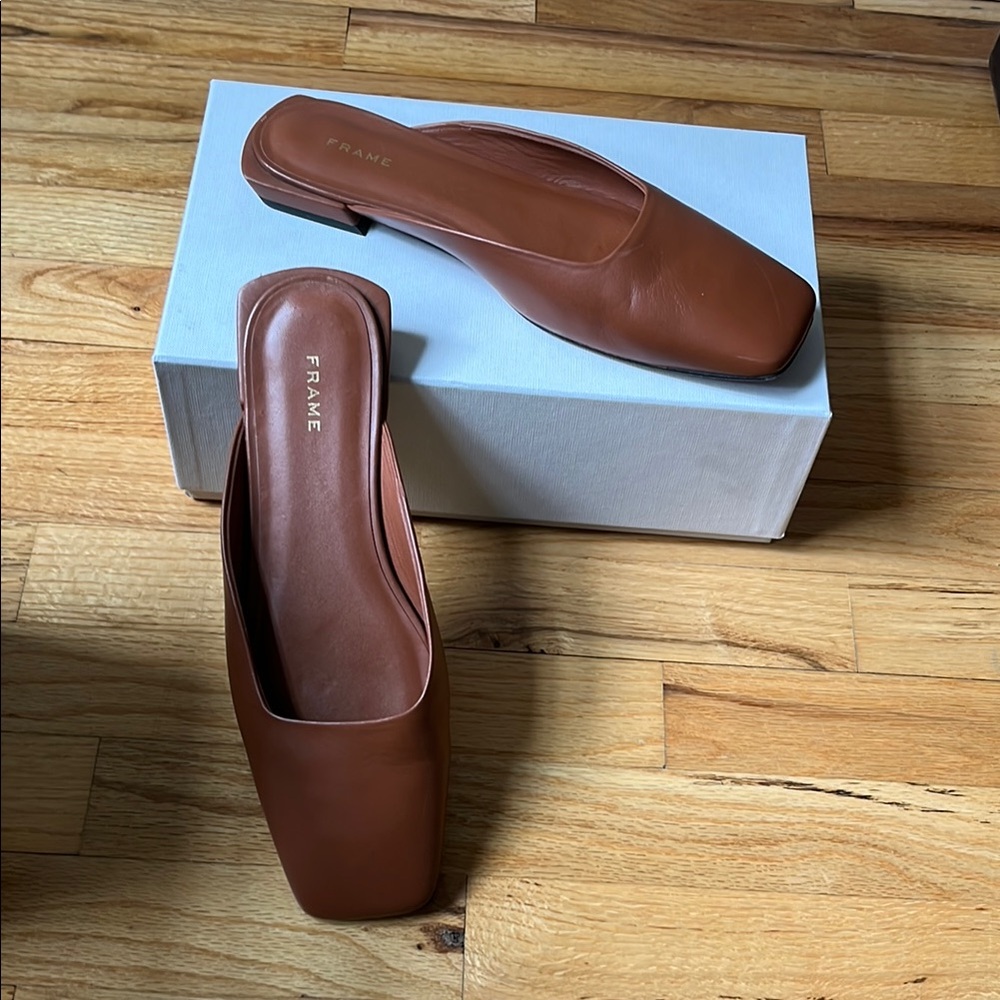 Frame Denim Brown Flats with Minimalist Square Toe Design